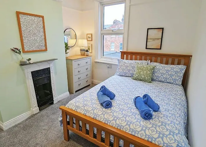 Seaside Escapes - With Relaxing Hot Tub!